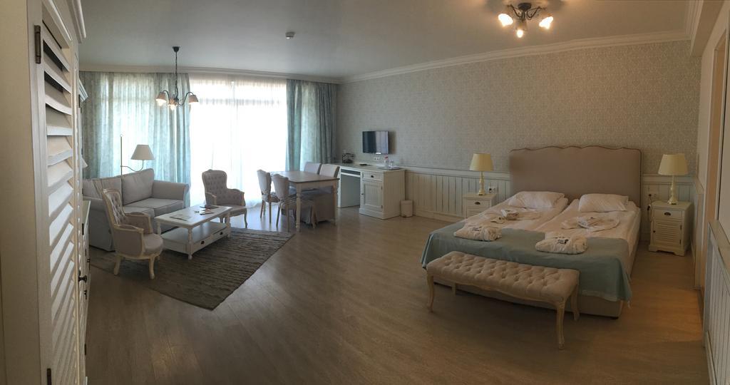 Therma Palace Kranevo Værelse billede